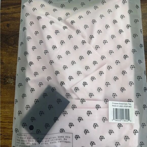 RawGear Crop top in soft pink-Size Medium NWT - Picture 6 of 6